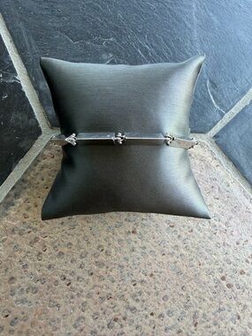 14kt. White Gold pyramid Bar Link Bracelet - Sleek Geometric Design 7” long